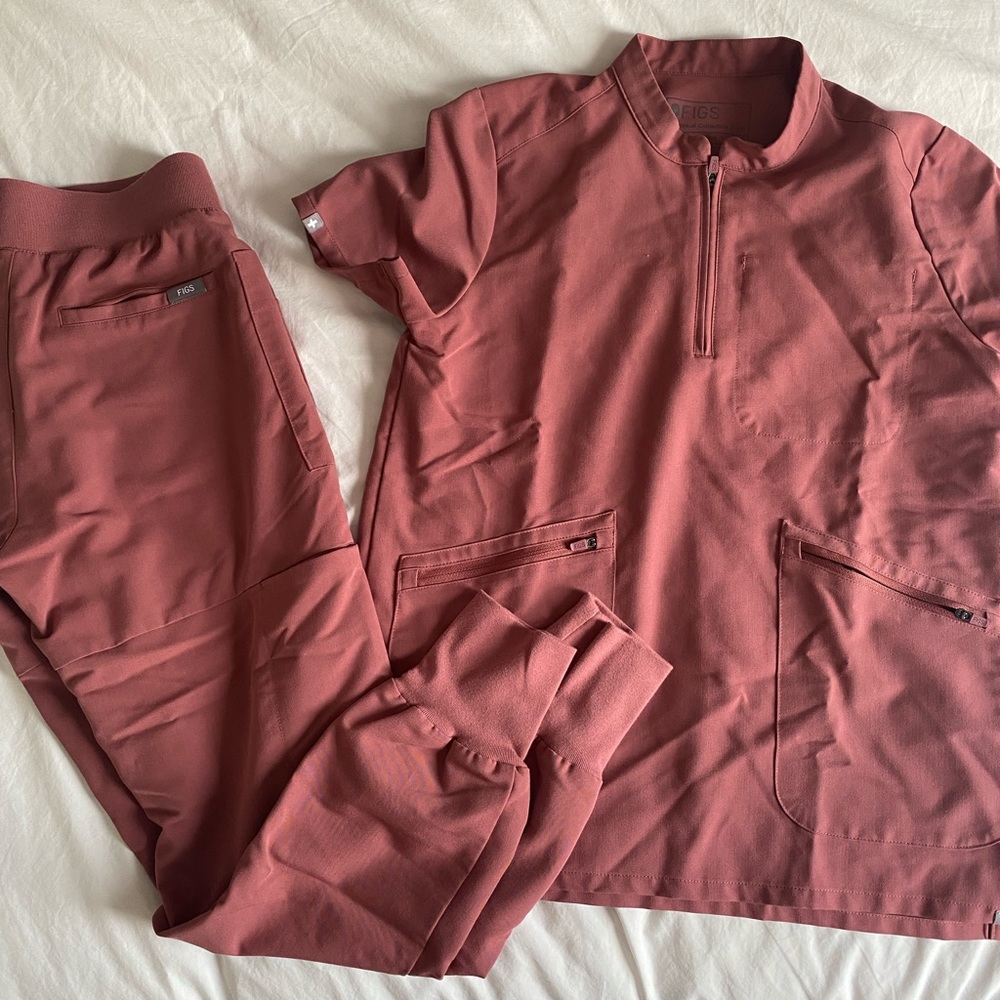 FIGS SCRUB SET